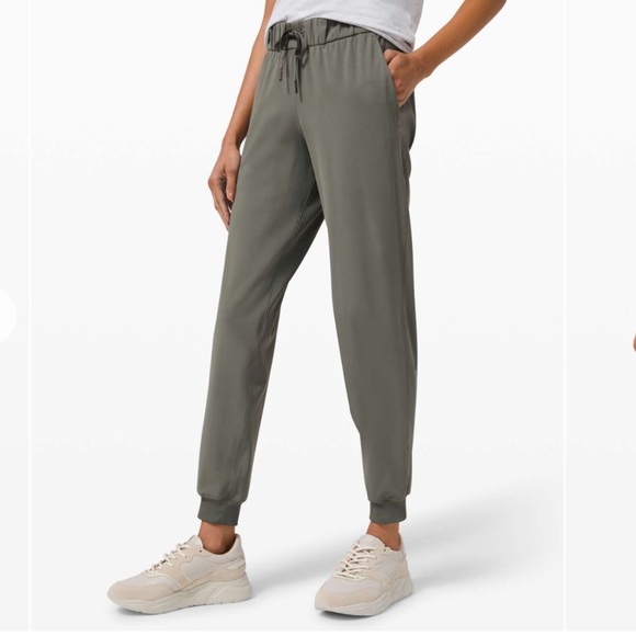 Lululemon Women’s On the Fly Jogger 28" - Picture 2 of 9